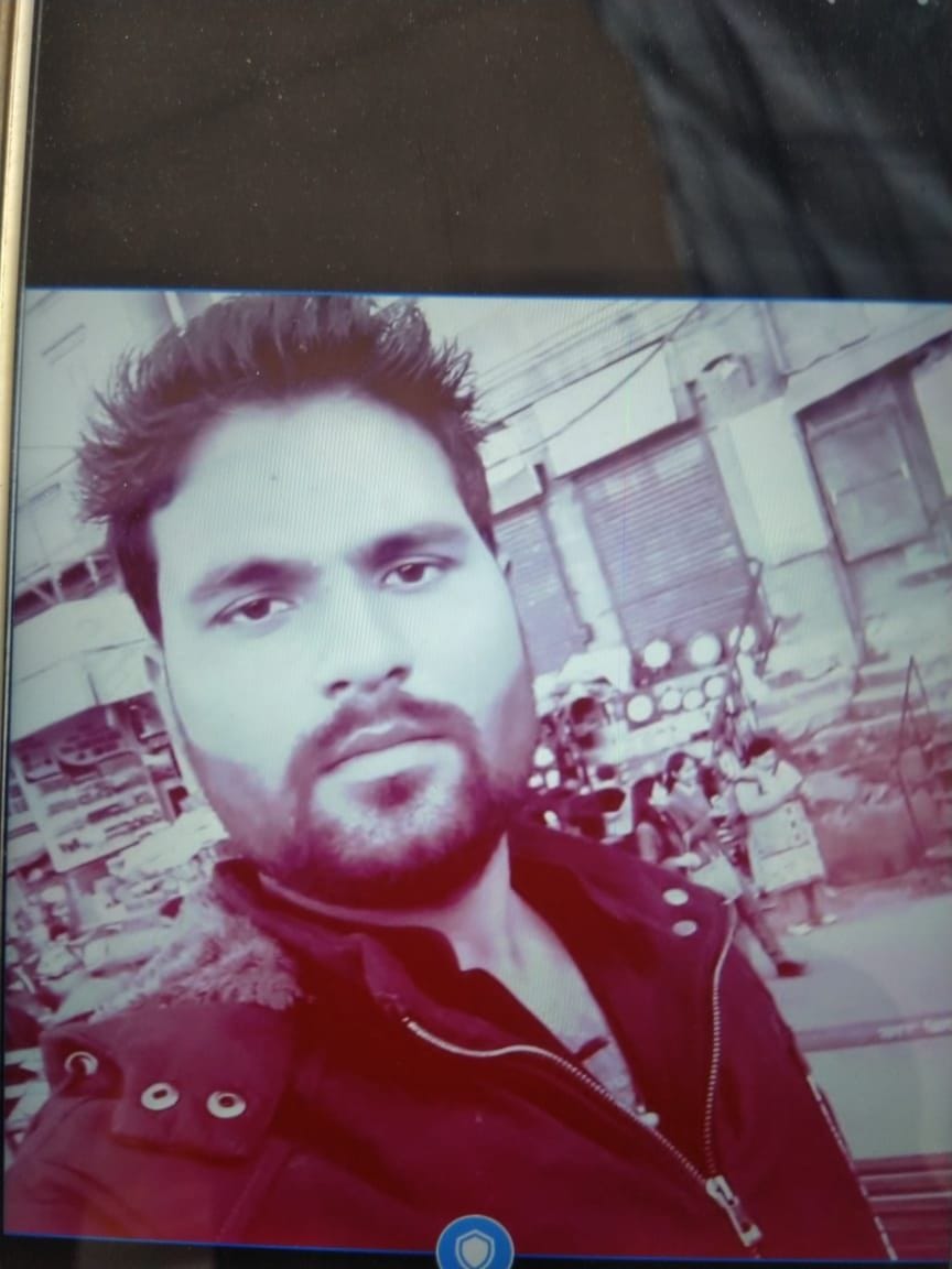 Feeding midnight historic bullets in Prayagraj