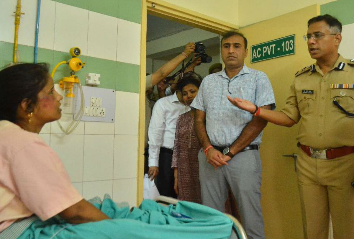 yamuna expressway bus accident conductor told speed was fast sleepy driver