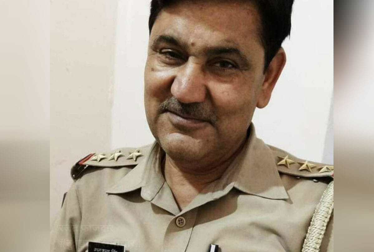 Agra Lucknow expressway Saharanpur inspector died in Car Accident at Mainpuri