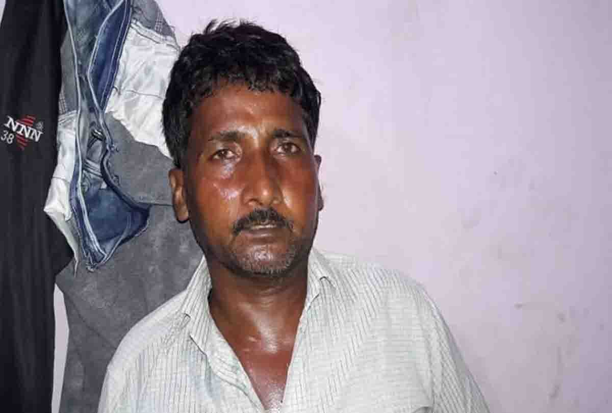 three robbers robbed 20 lakh from businessman in kanpur