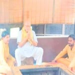 प्रह्लाद मोदी मां बगलामुखी मंदिर में हवन करवाते