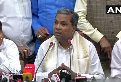 Karnataka CM Siddaramaiah said that the would not accept flowers or shawls give me books