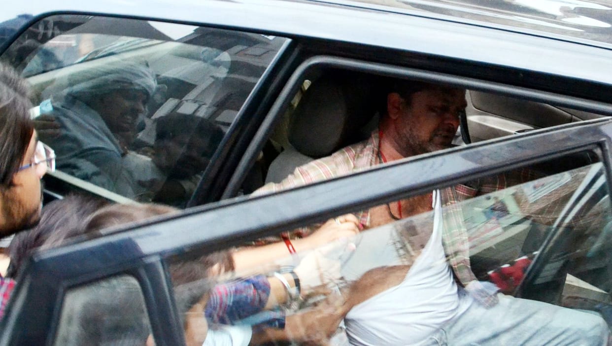 attack on parshad's house, beaten his husband