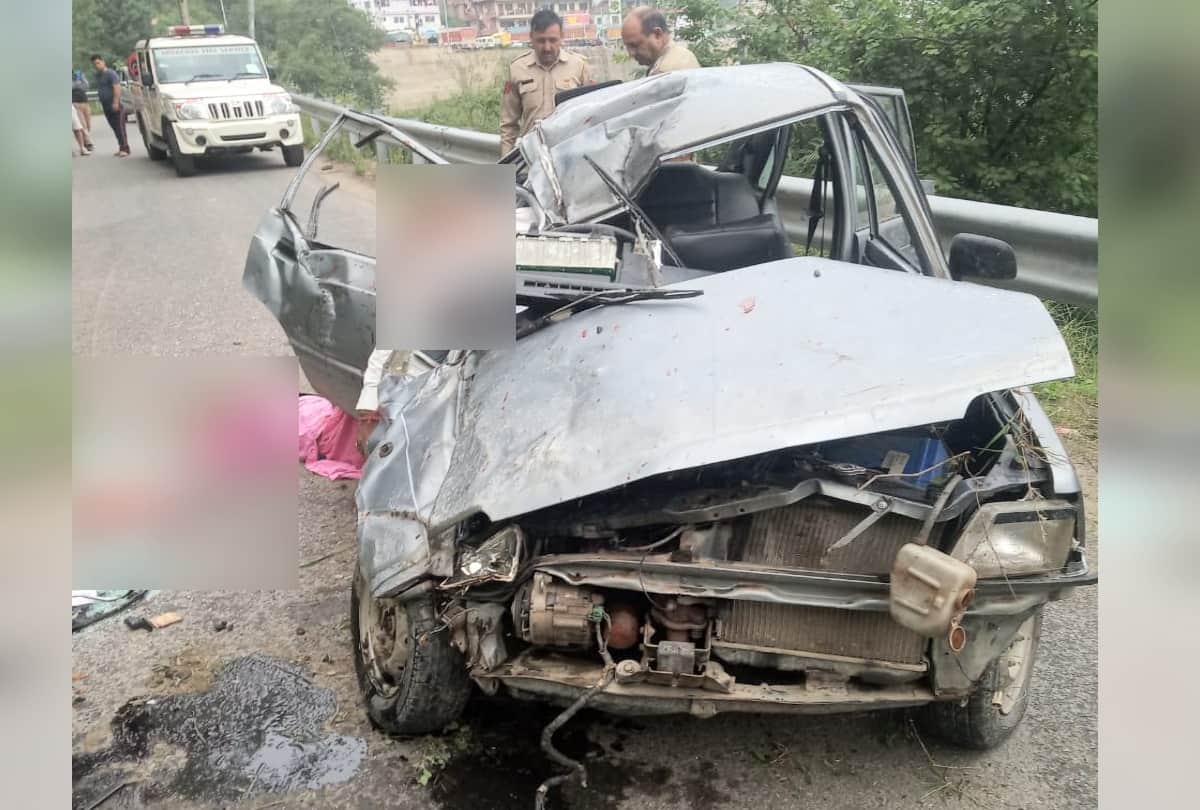 pics of deadly Car accident in kotkhai shimla and dead bodies found in poor condition