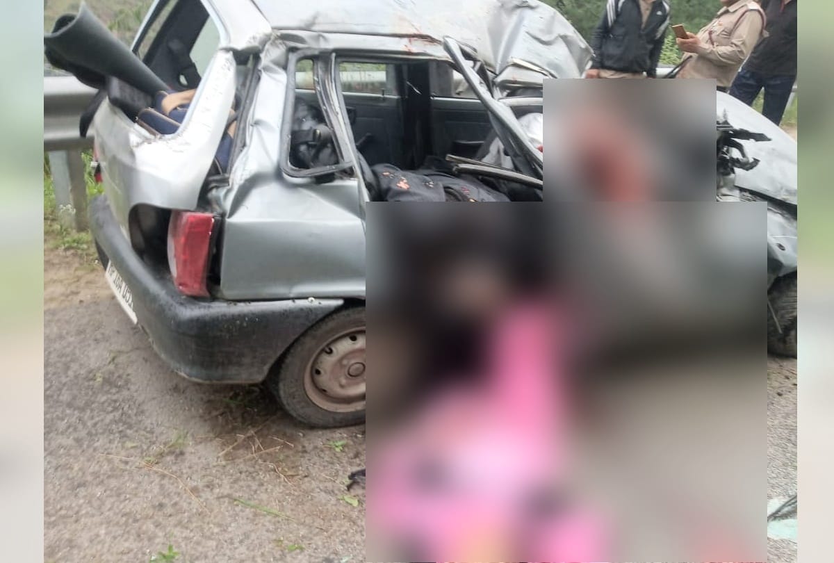 pics of deadly Car accident in kotkhai shimla and dead bodies found in poor condition