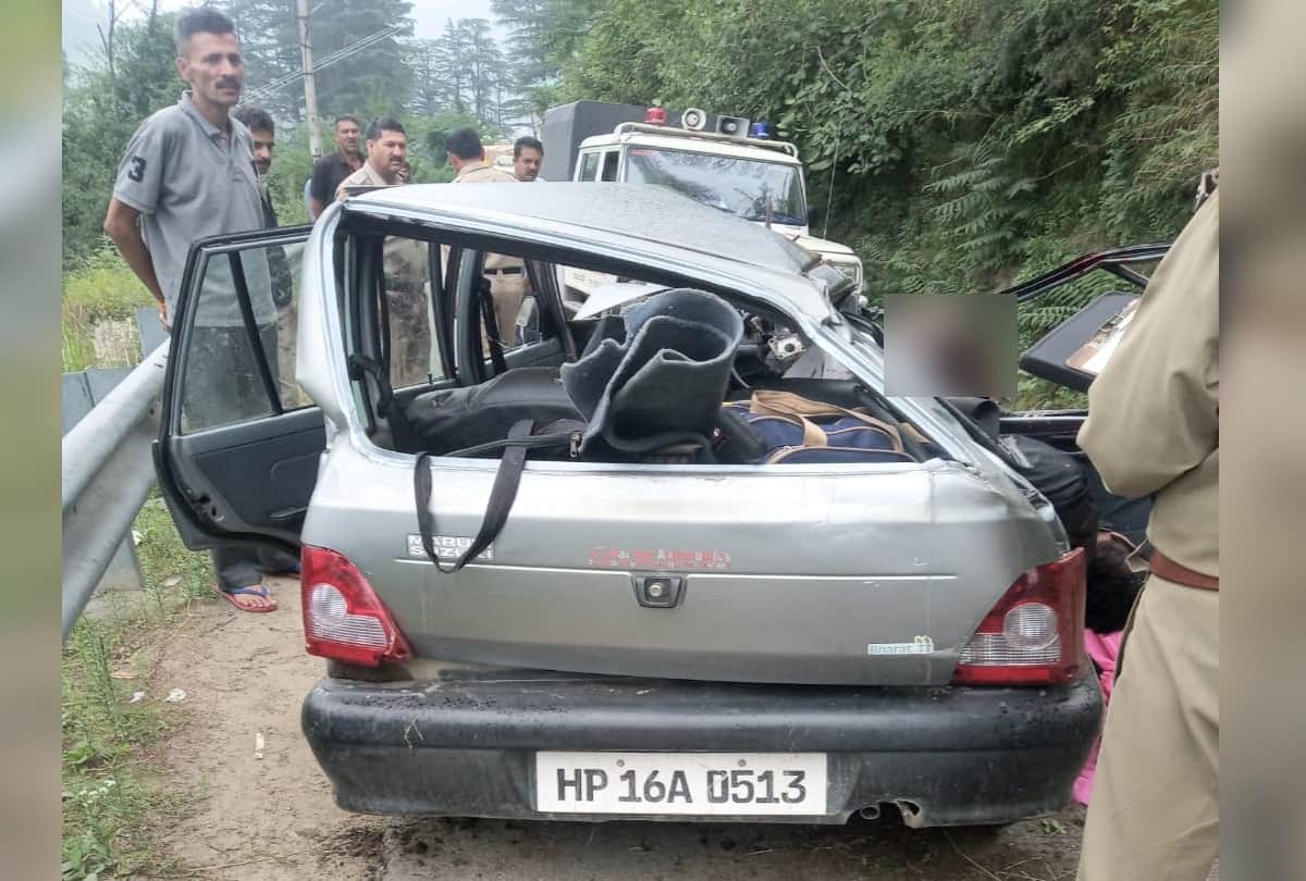 pics of deadly Car accident in kotkhai shimla and dead bodies found in poor condition
