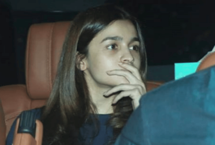 ranbir kapoor and alia bhatt spot after dinner at luv ranjan house
