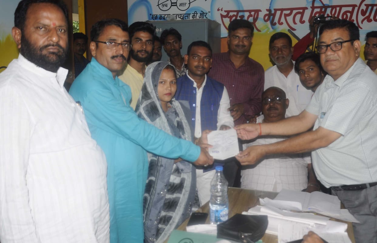 Madhuri in Rasulpur Gulerah, became the Vaib Maurya Pradhan in Jogapur