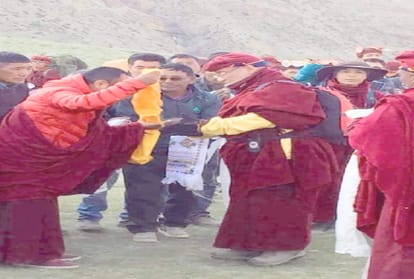 200 Buddhist Monks will cross 18800 feet high Parang La Pass for Ladakh on foot to save environment