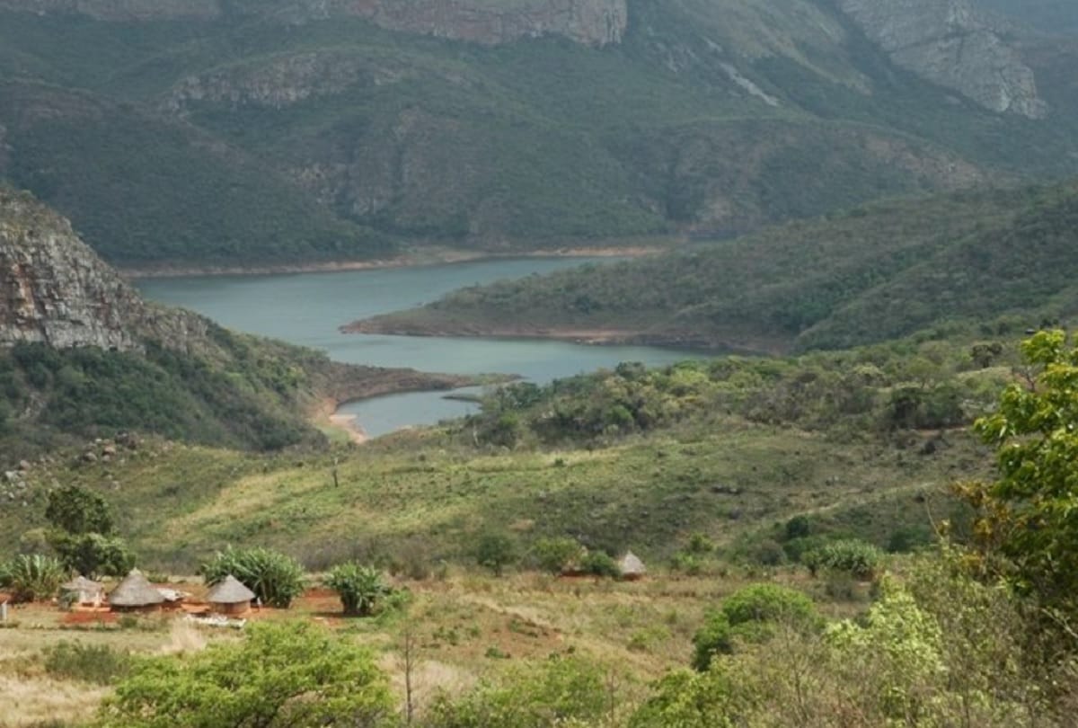 know about fundudzi water secret most mysterious lake of world