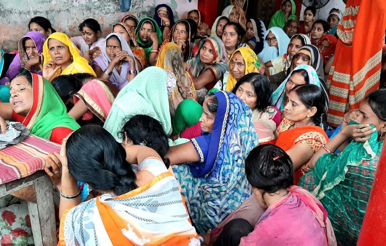 yamuna exprees way accident
