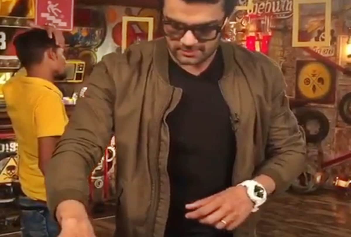 maniesh paul Shared a magic Video on instagram Celebs reactions are wow