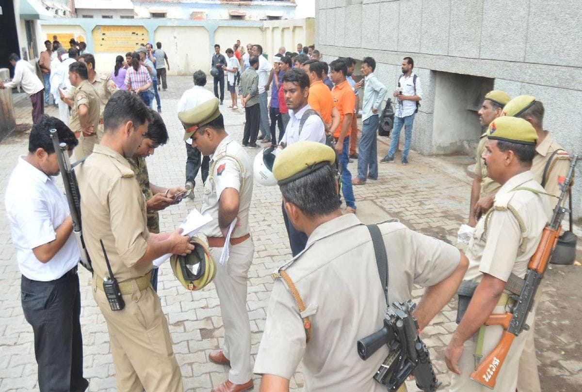 Post mortem delays of yamuna expressway bus accident victims in agra