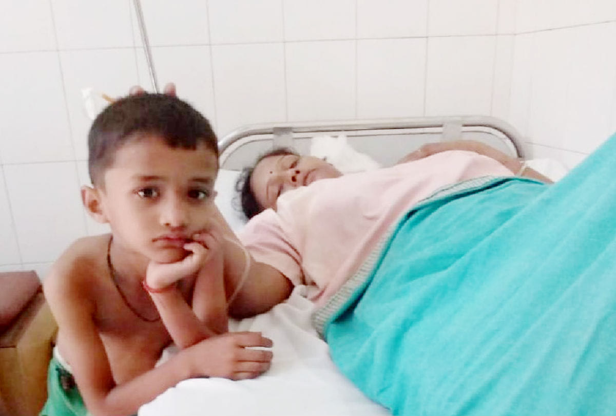 Agra News: six year old yuvraj save in bus accident on yamuna expressway in agra