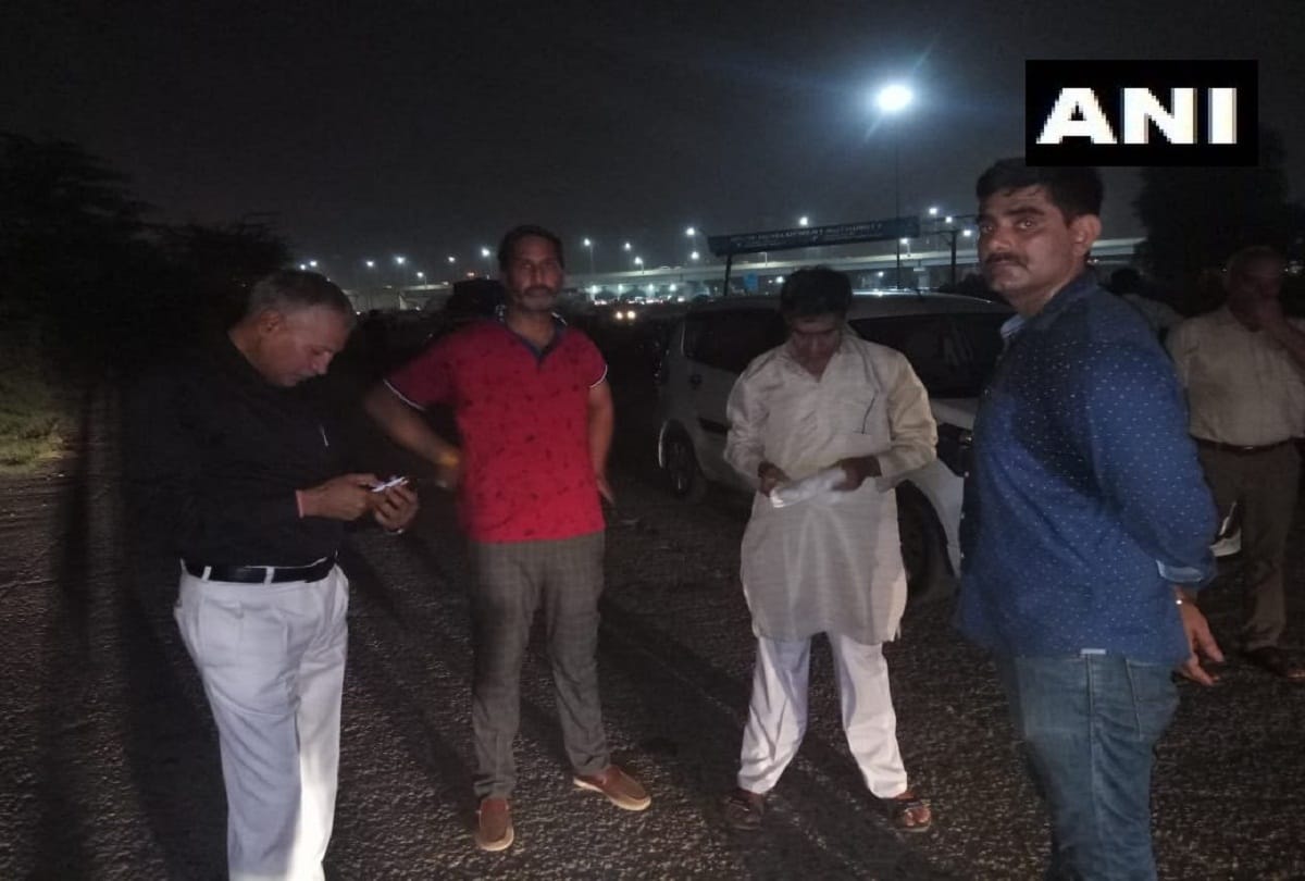 Two arrested after an encounter between police and criminals in Ghazipur