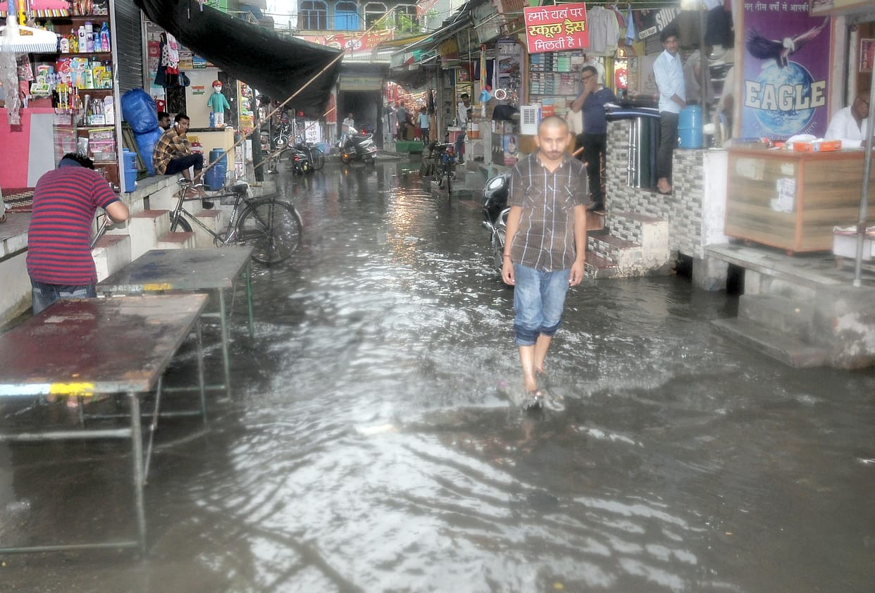 weather,rain,water in outer colonies