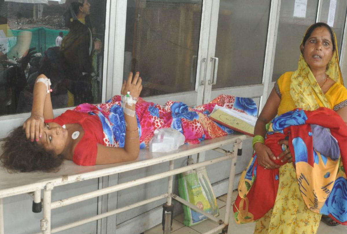 Delivery Patient on Stretcher No Operation In Sn Medical College Agra