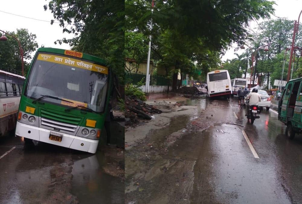 Wheel of a bus got stuck on a read in Lucknow.