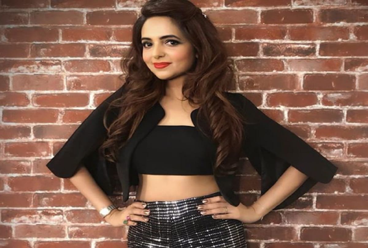 Sugandha Mishra Got Engaged With Comedian Sanket Bhosale, See Viral Photos