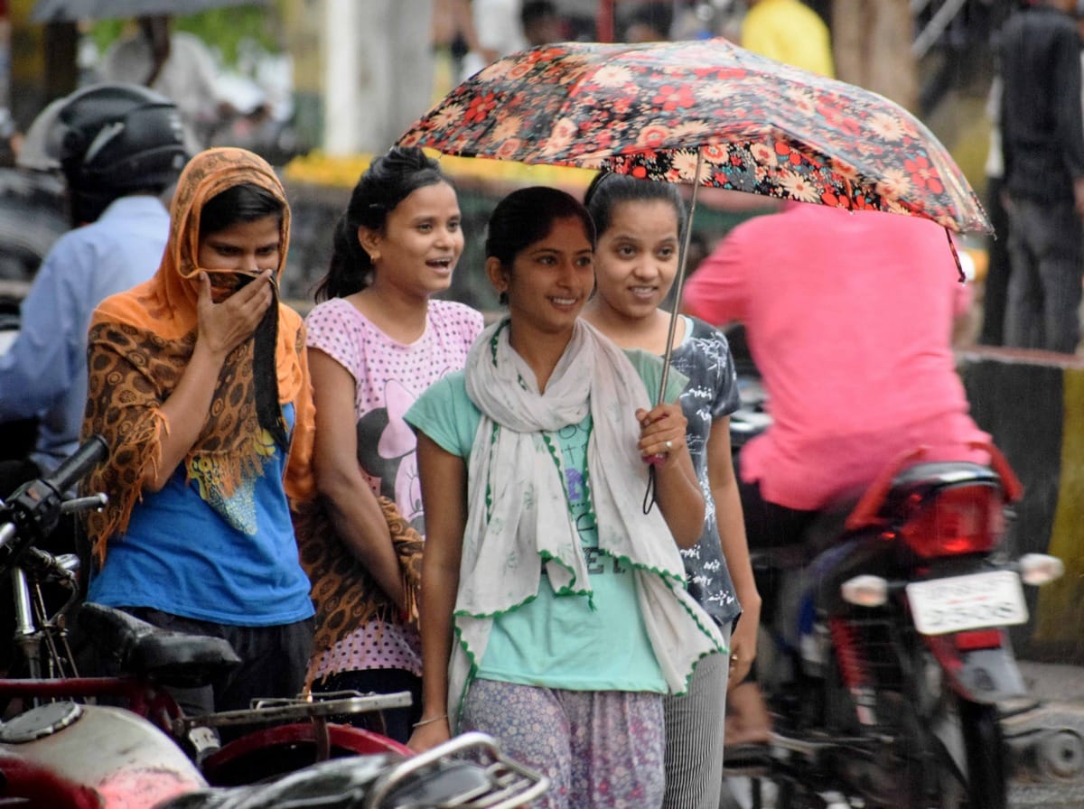 Rain monsoon arrive rain temperature decrease weather change in varanasi purvanchal