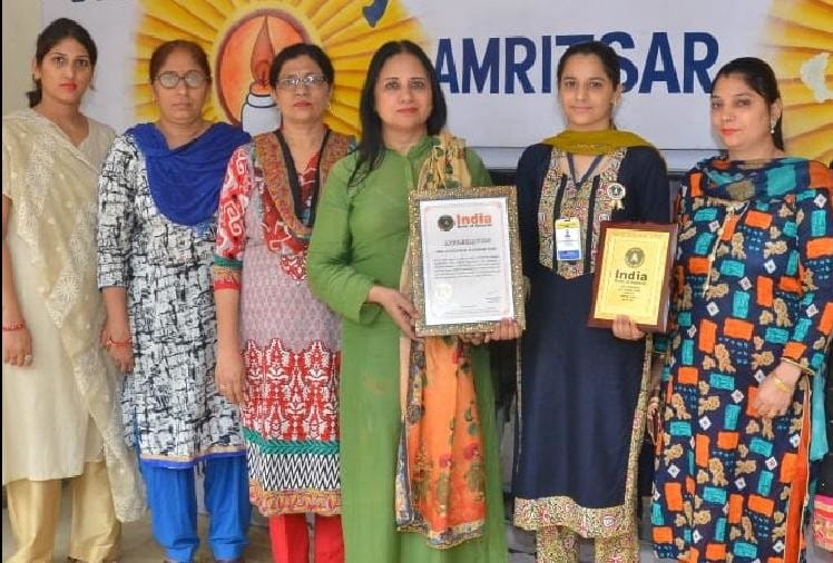 success story, weird people, brave daughter avneet kaur inspirational story