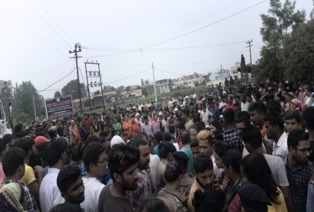 Dehradun Accident News: Ruckus in dehradun after Dumper Crushed Girl student police strict on public