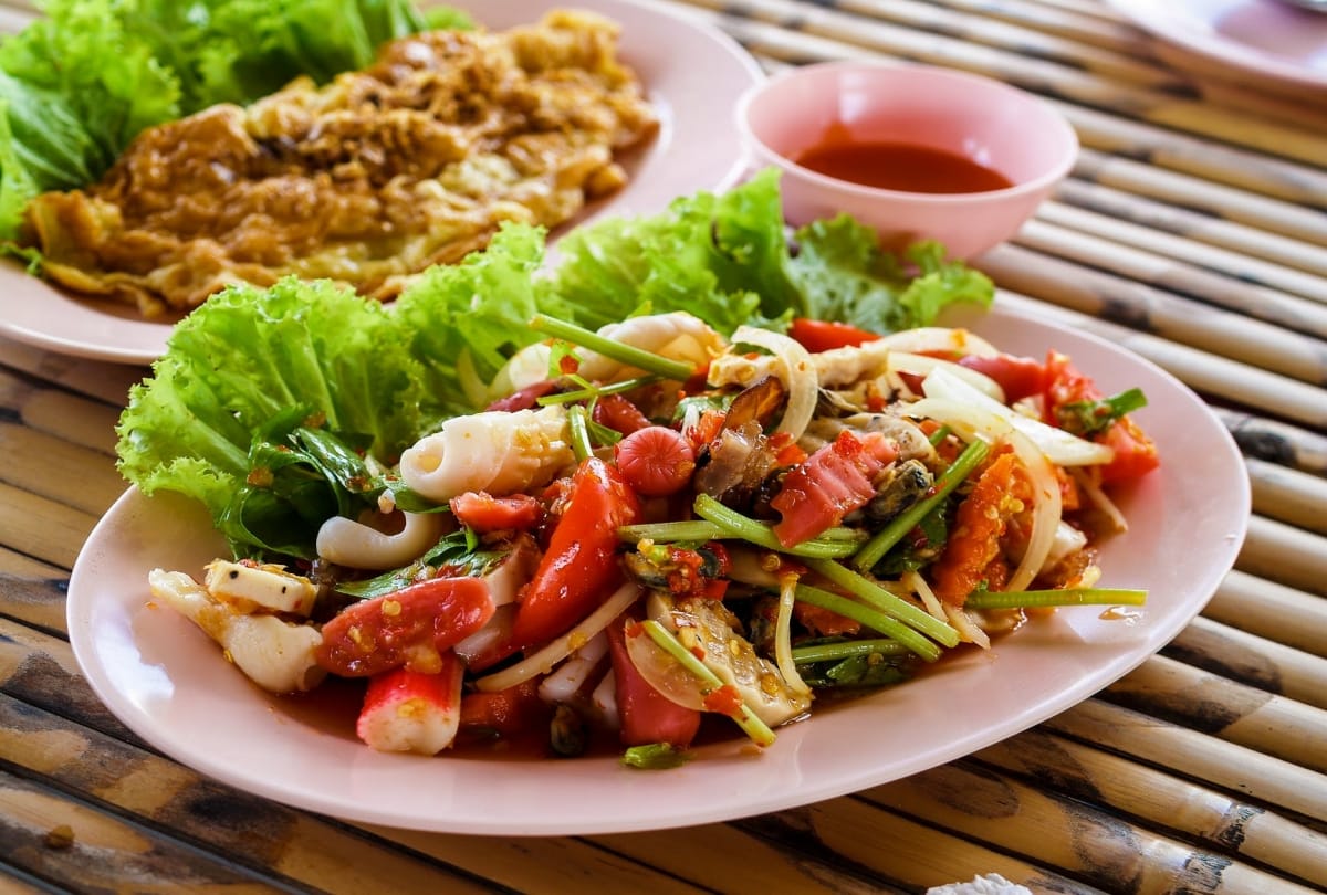 amazing tips for mothers what to eat while breastfeeding baby