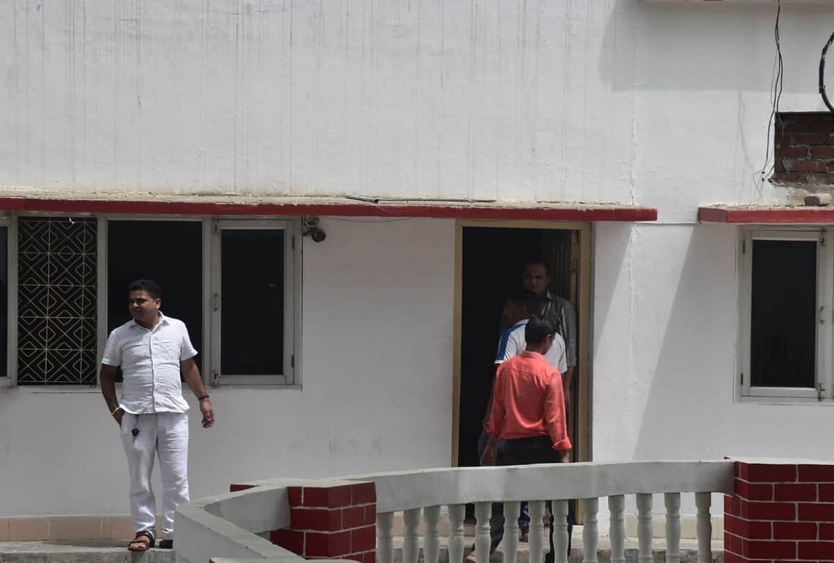 Illegal mining scam: CBI team came up with full preparation raid on Bulandshahr District Magistrate