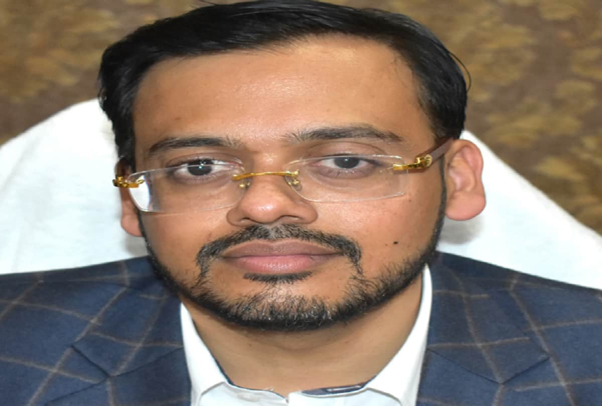 CBI team took recover money and documents from Bulandshahr District Magistrate House with him