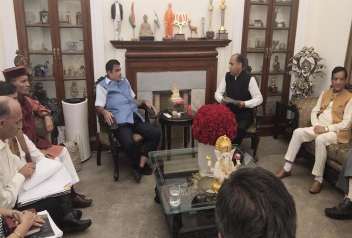 himachal cm Jairam Thakur calls on Union Minister Nitin Gadkari in New Delhi