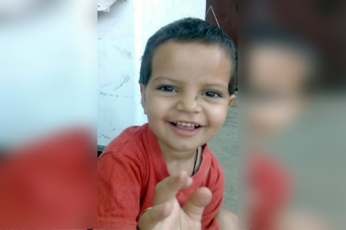 Death of two year old girl in road accident at Baghpat district