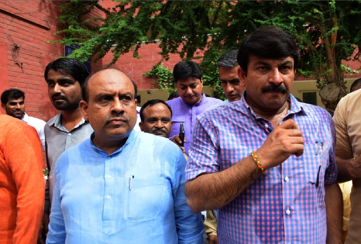 BJP accuses Delhi government LED street bulbs scam of 100 crore rupees