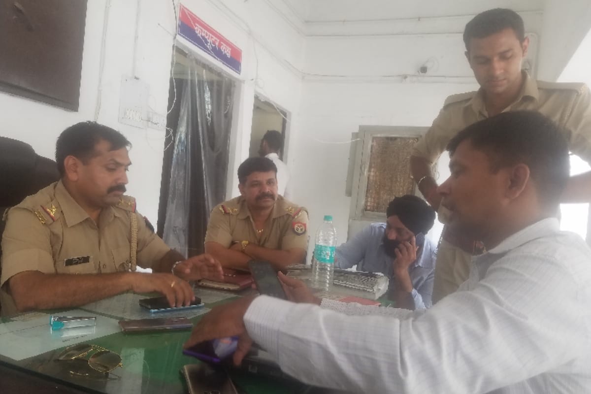 Meerut district became a spot of selling looted mobile phone