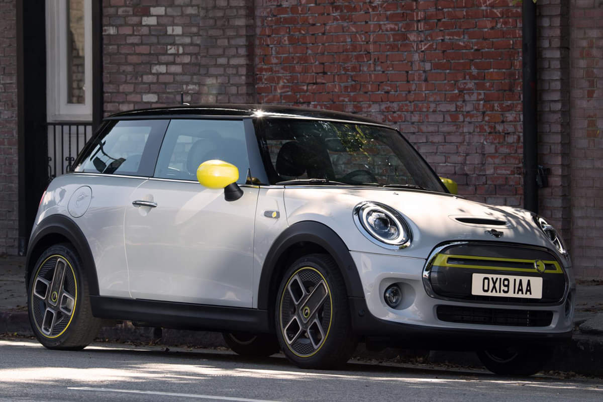 Mini Cooper SE Electric Car Price In India BMW India Starts Bookings for all-electric Mini Cooper SE again Availability limited to 40 units only 2022 mini cooper se features