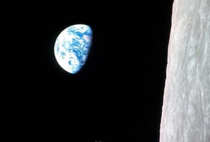 When Neil Armstrong first landed on rough land of moon, know what happened