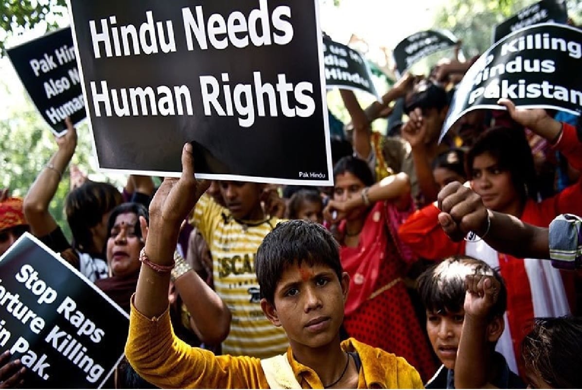Hindu girls are being converted after kidnapping, 120 Hindus arrive in India from pakistan