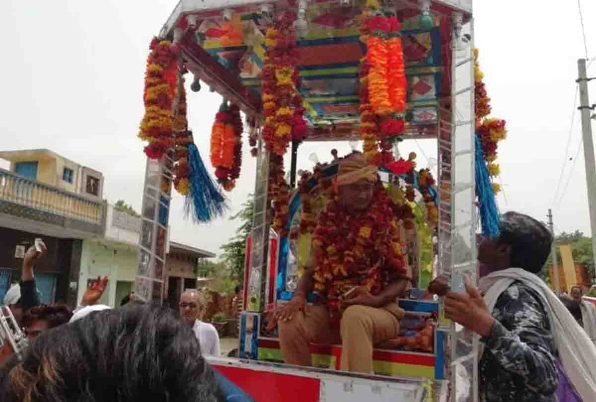 up police inspector incredible transfer ceremony with band baaja Baraat