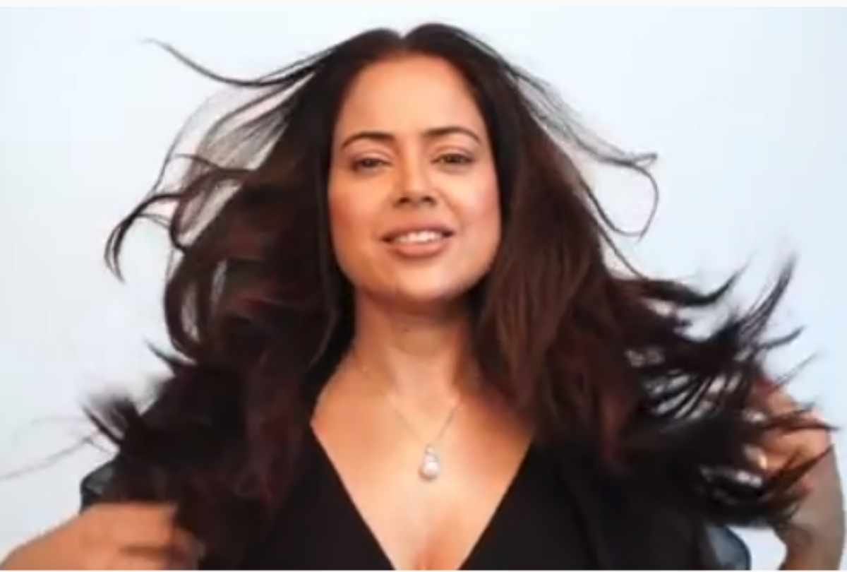 coronavirus lockdown actress Sameera Reddy breaks down Frustrating that kids have to see this situation