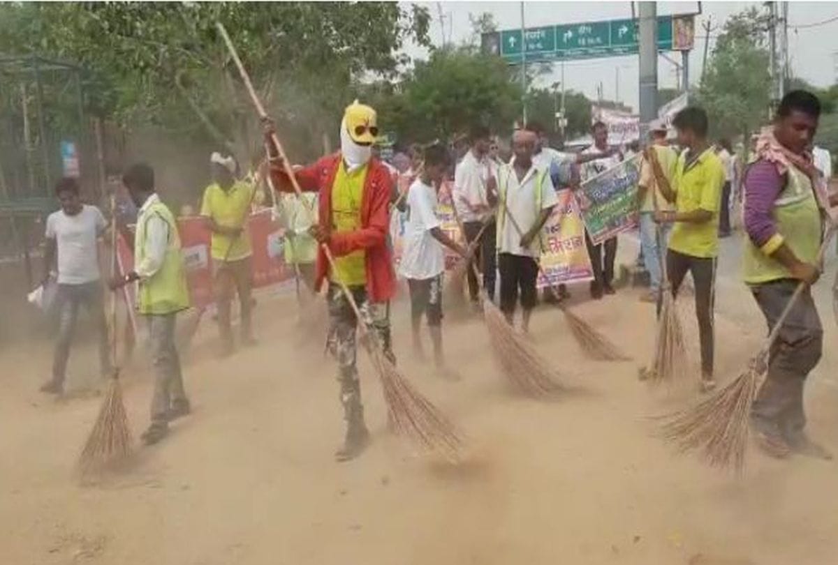 amar ujala swachhta abhiyan in mudiya purnima mela 2019 govardhan