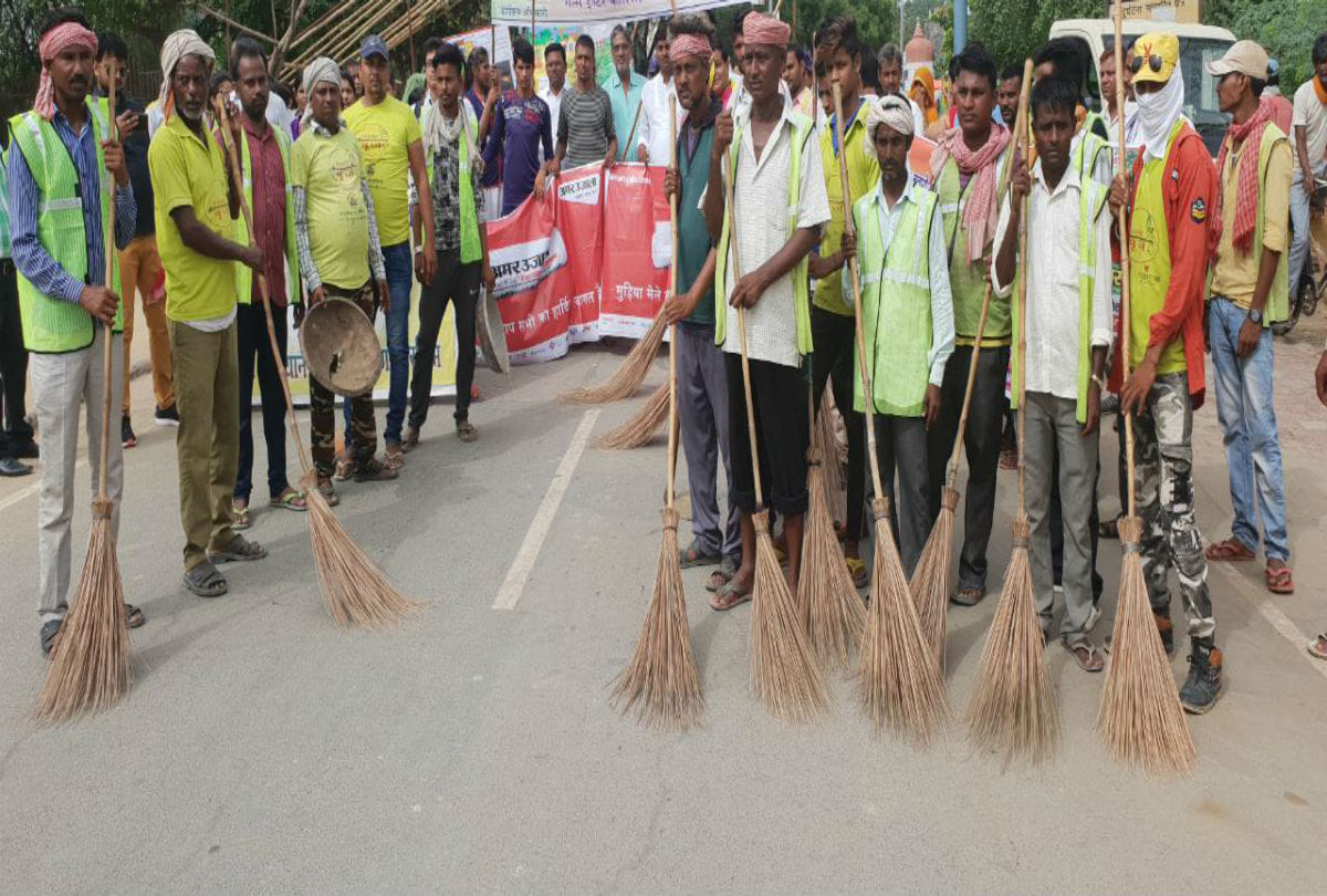 amar ujala swachhta abhiyan in mudiya purnima mela 2019 govardhan