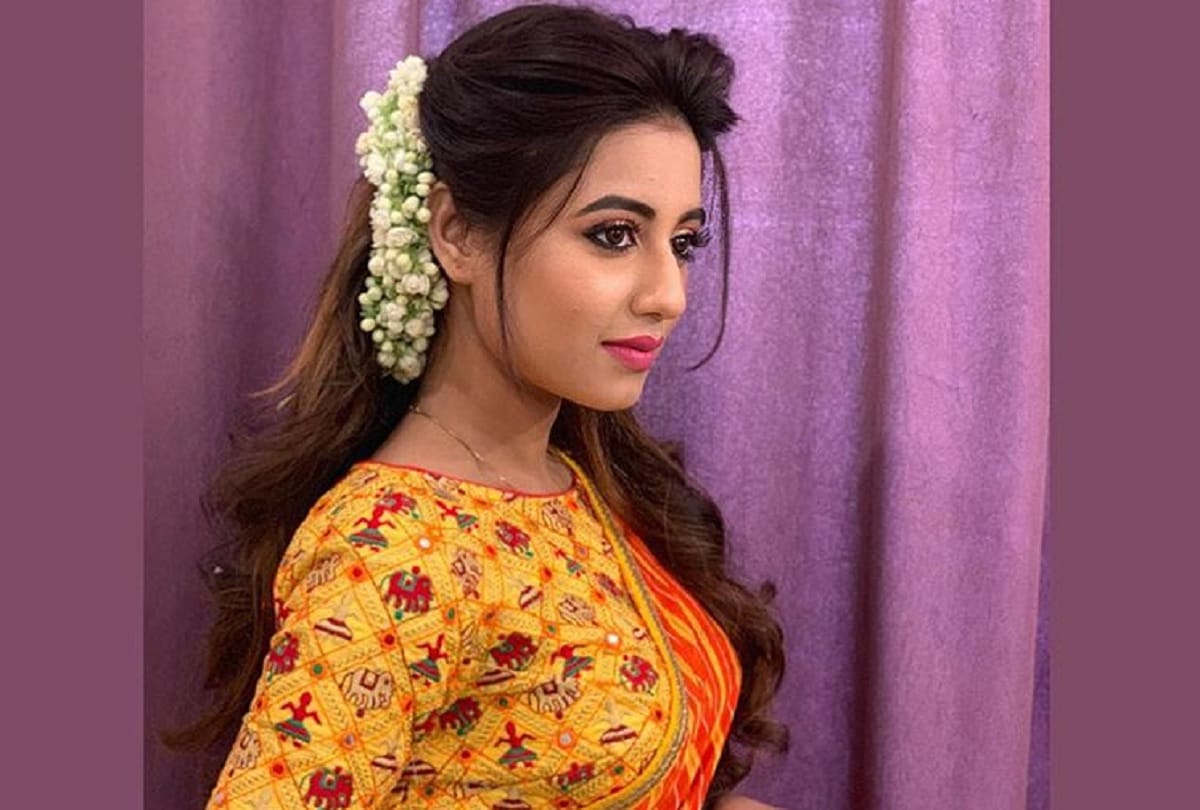 Uber Cab Driver abused and Pulled out to bengali Actor Swastika Dutta from car