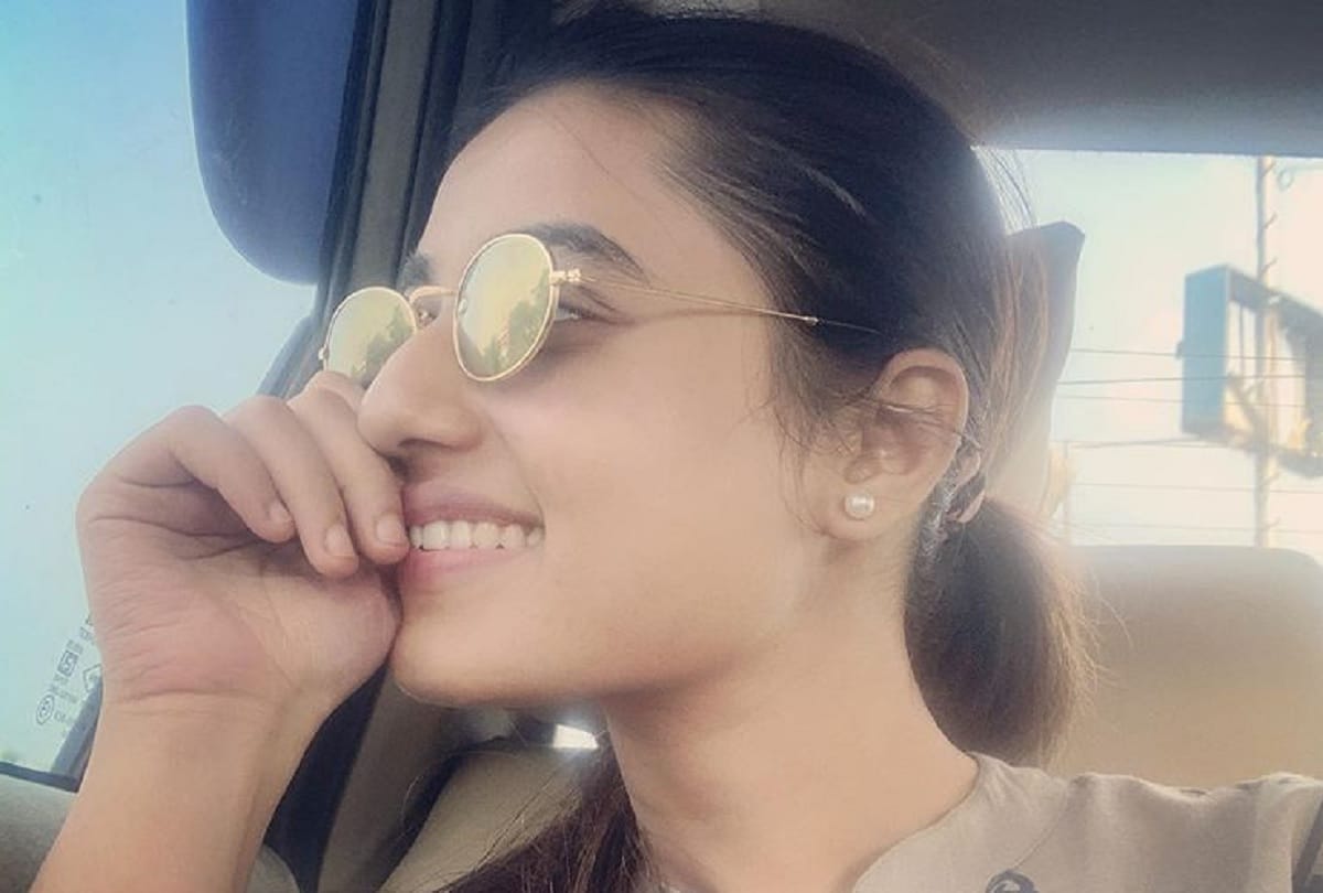Uber Cab Driver abused and Pulled out to bengali Actor Swastika Dutta from car