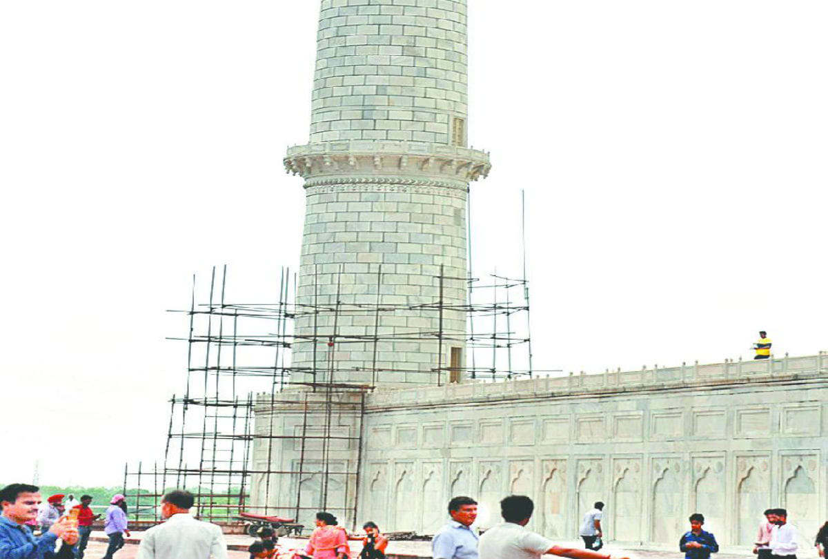 protection of Taj Mahal minarets and mudpack therapy will start soon