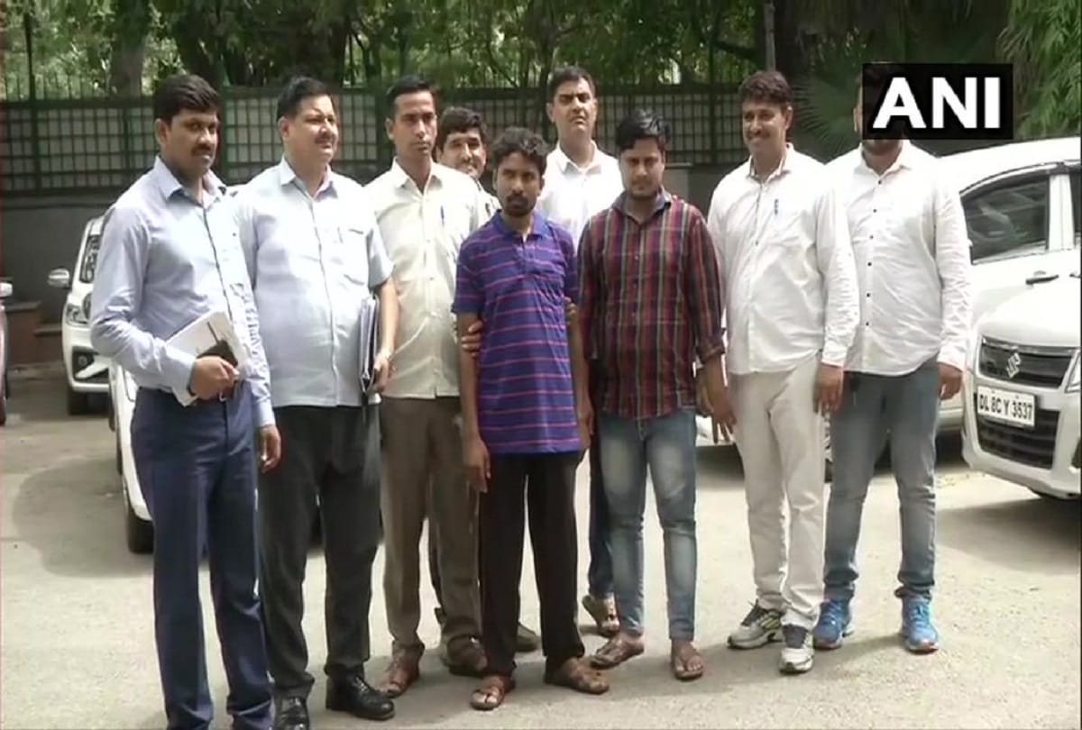 Two arrested with 800 kg Ganja worth approximately Rs 2.4 crore in Delhi
