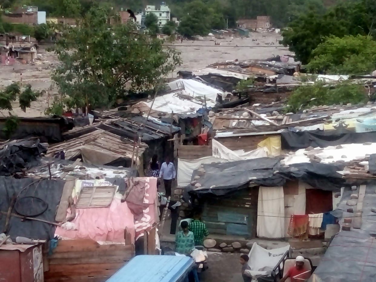 Instructions for evacuation of huts along the Chandrabhaga river