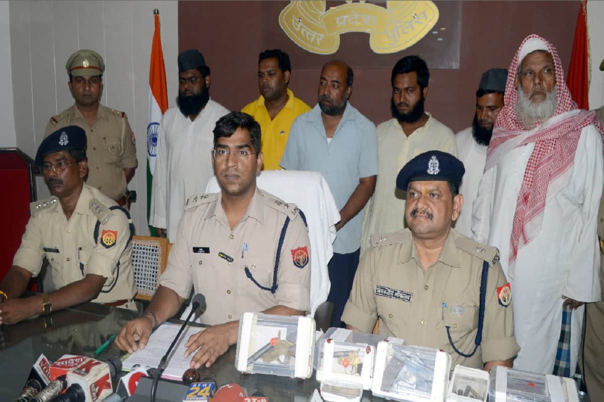 UP NEWS: illegal weapons was selling from madarsa in Bijnor and soon the case will open