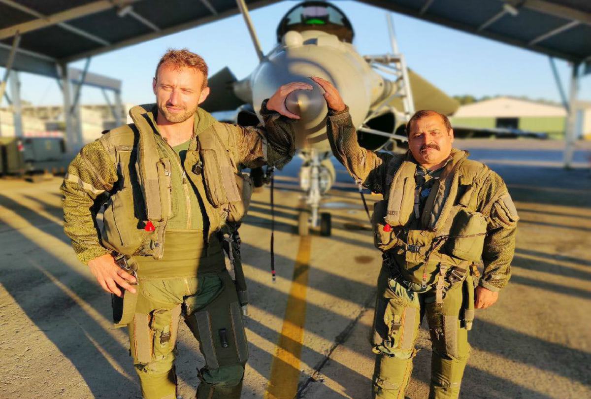 indian air force vice chief air marshal rk singh bhadauria on rafale in france