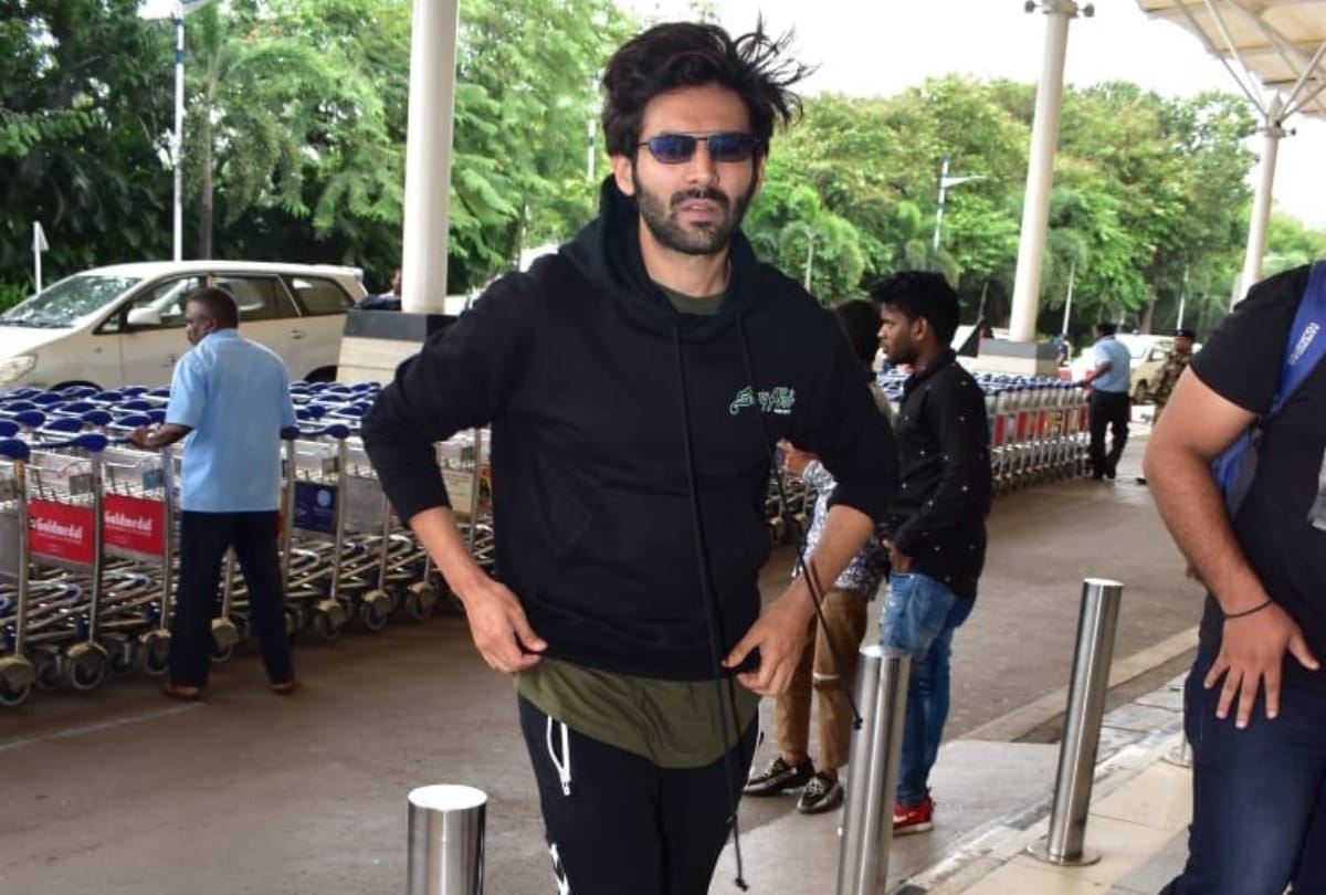 Kartik Aaryan shared shartless photo will announced something tomorrow