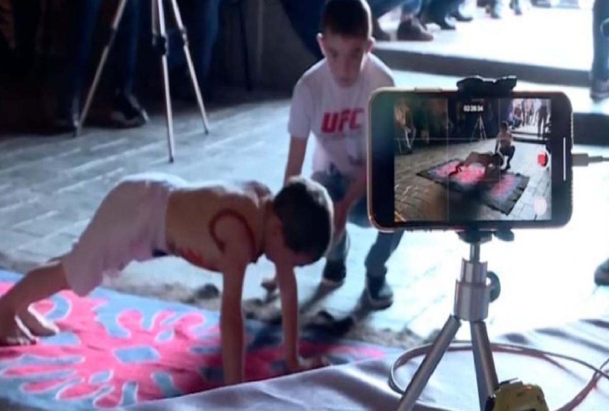 6 year old boy done 3270 push ups in only 2 hours in Russia Video Viral