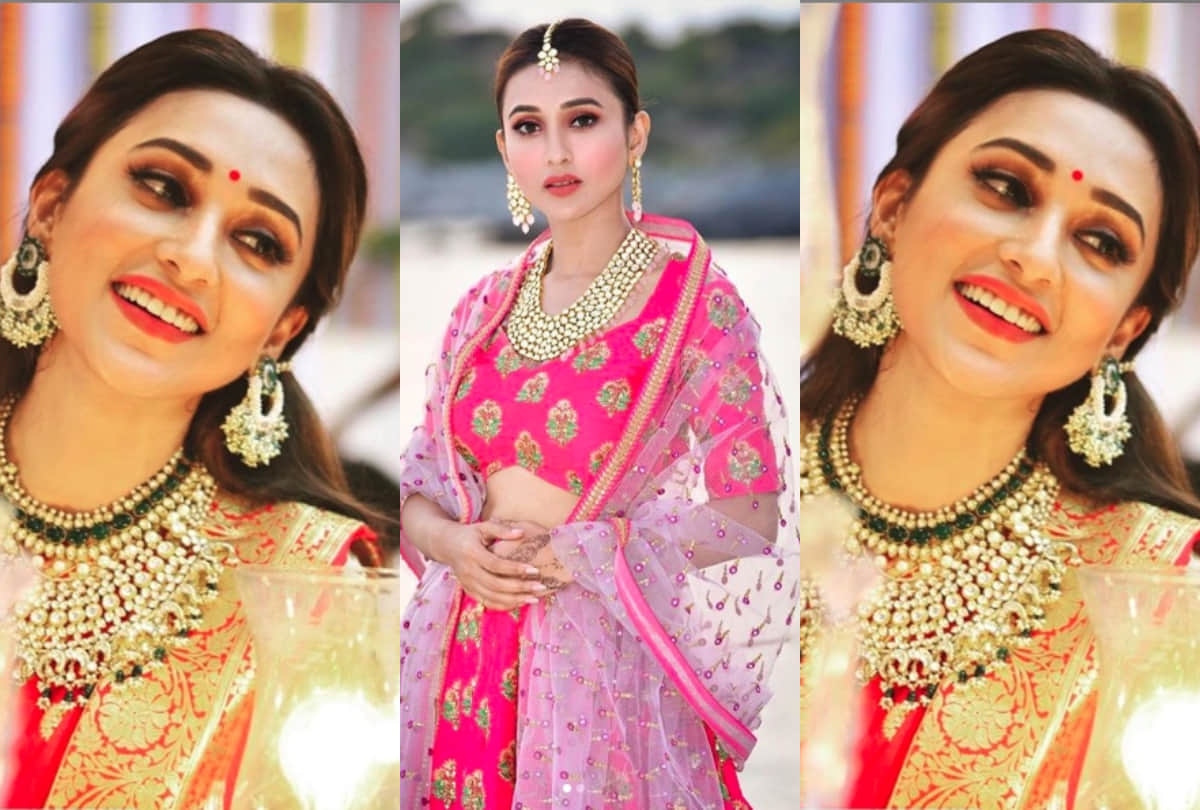 trinamool congress mp mimi chakraborty looks stunning in saree